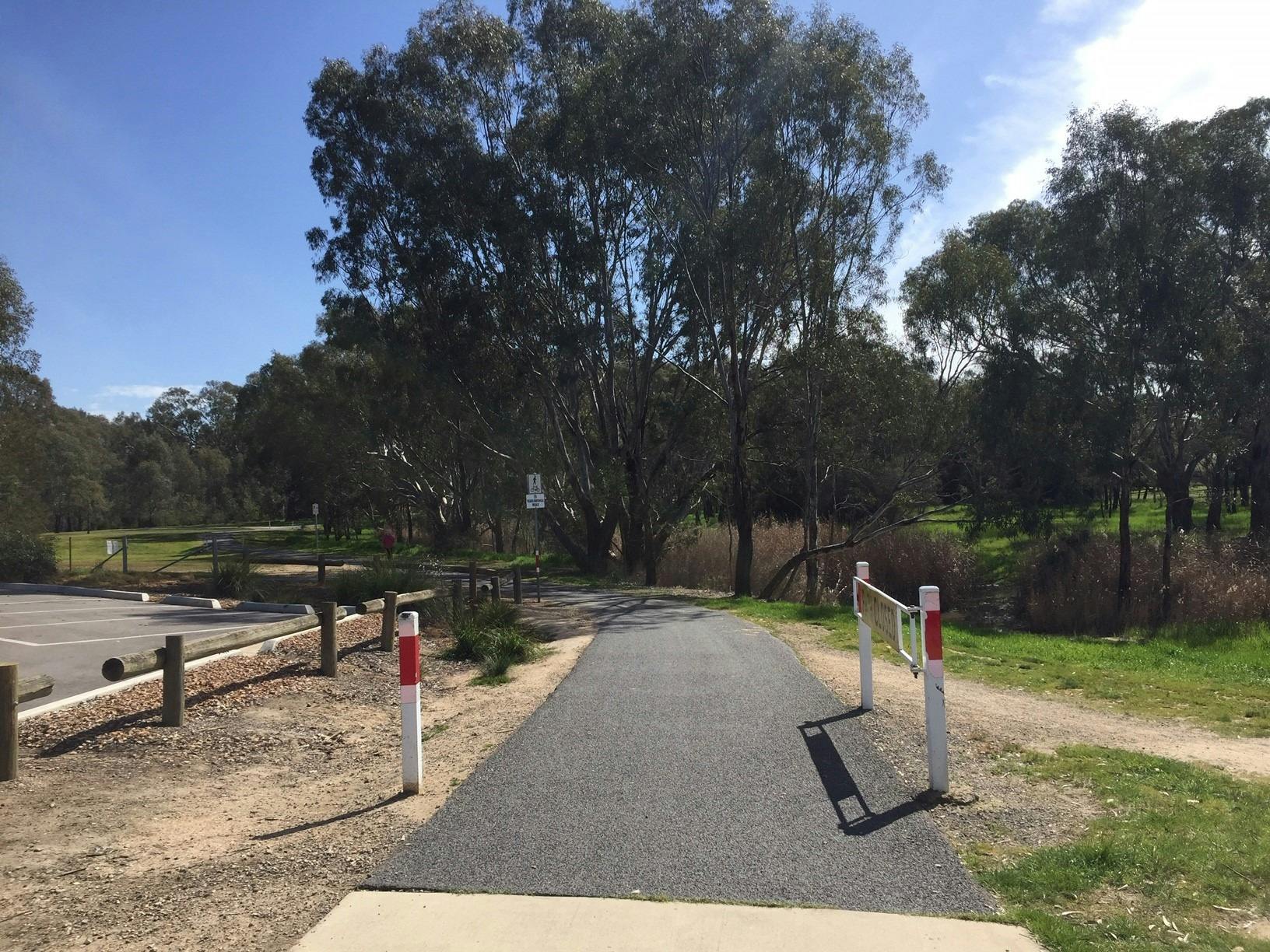 Entry to path at Appin St Wangaratta