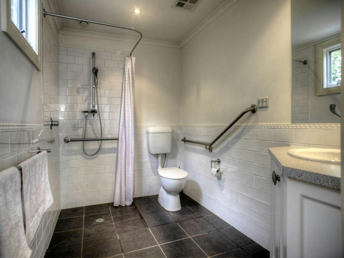 RUBY COTTAGE Bathroom