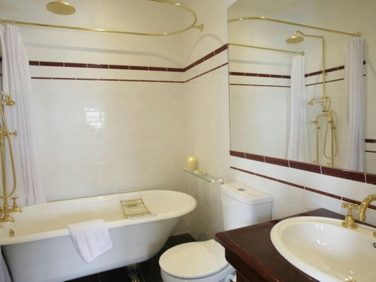 Heritage House - Bathroom