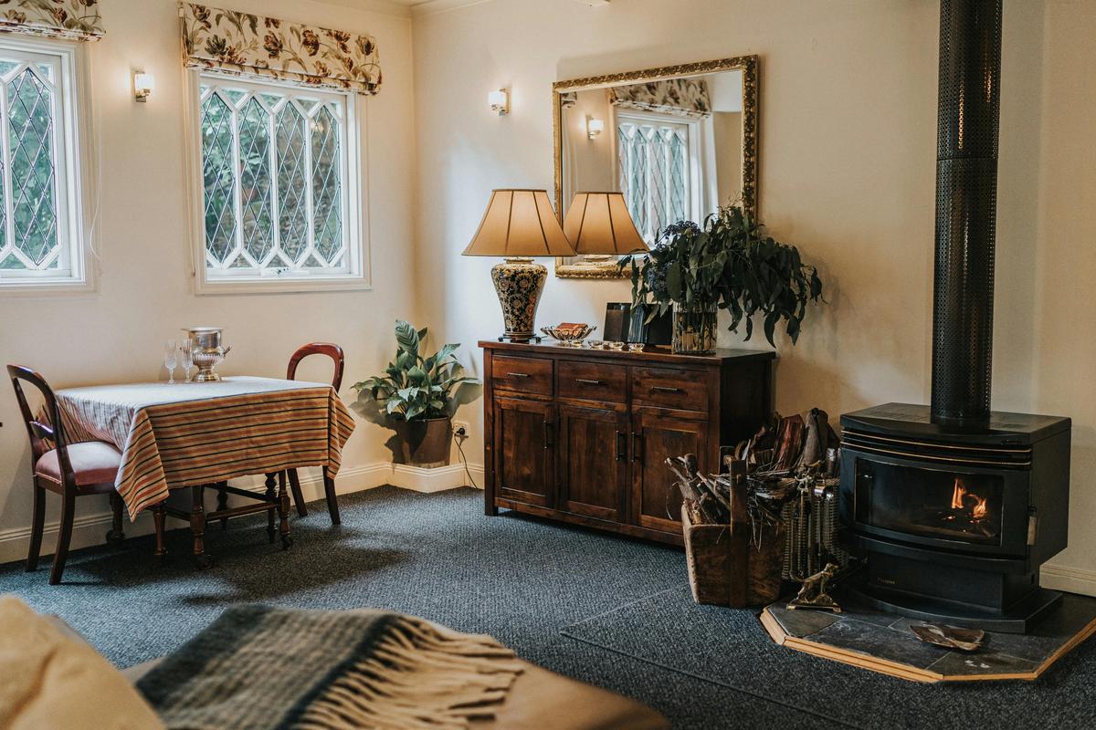 Wild Orchid Olinda Cottage Forest Retreat living room & dining