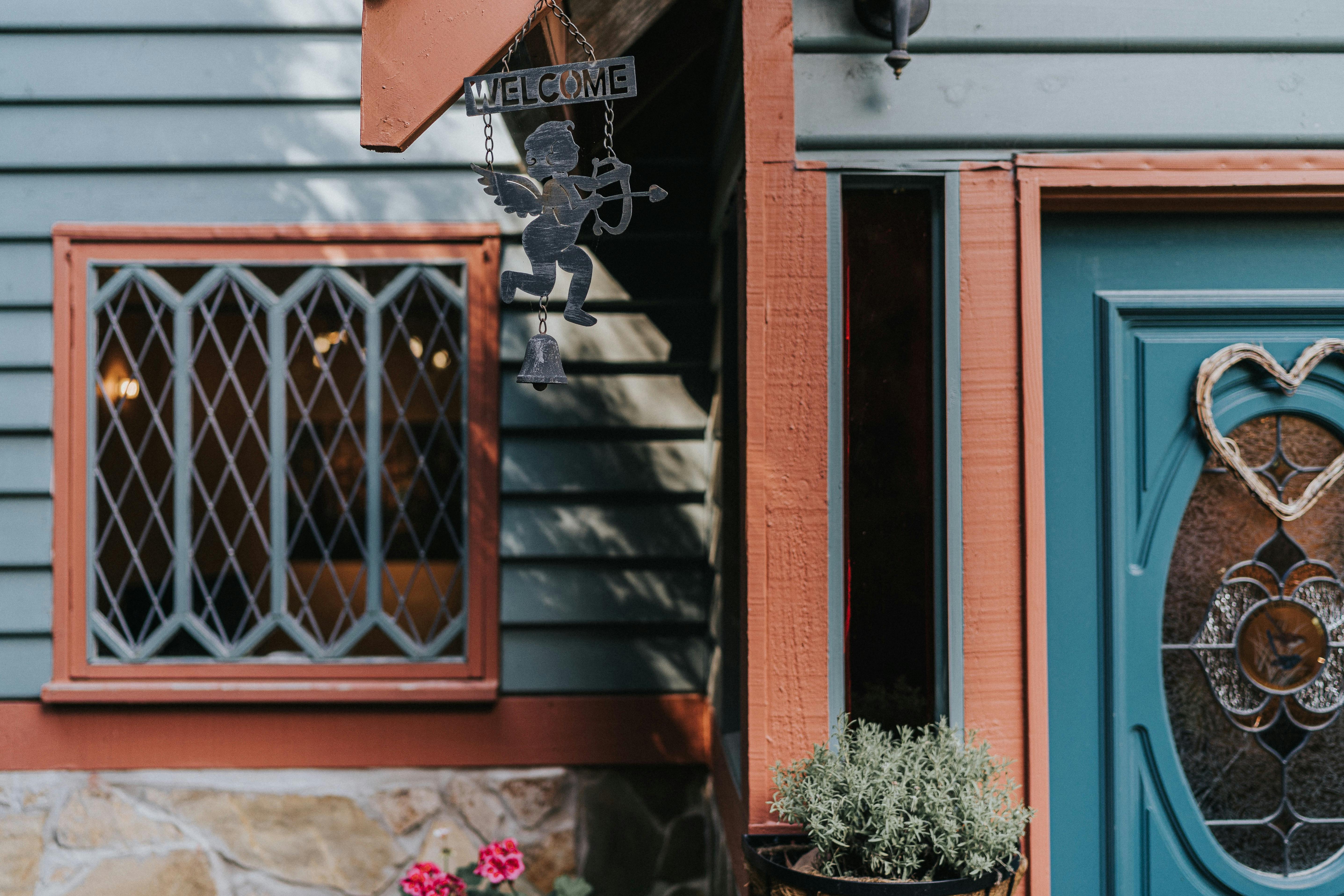 Wild Orchid Olinda is a luxurious, private cottage in the heart of Olinda, Dandenong Ranges.