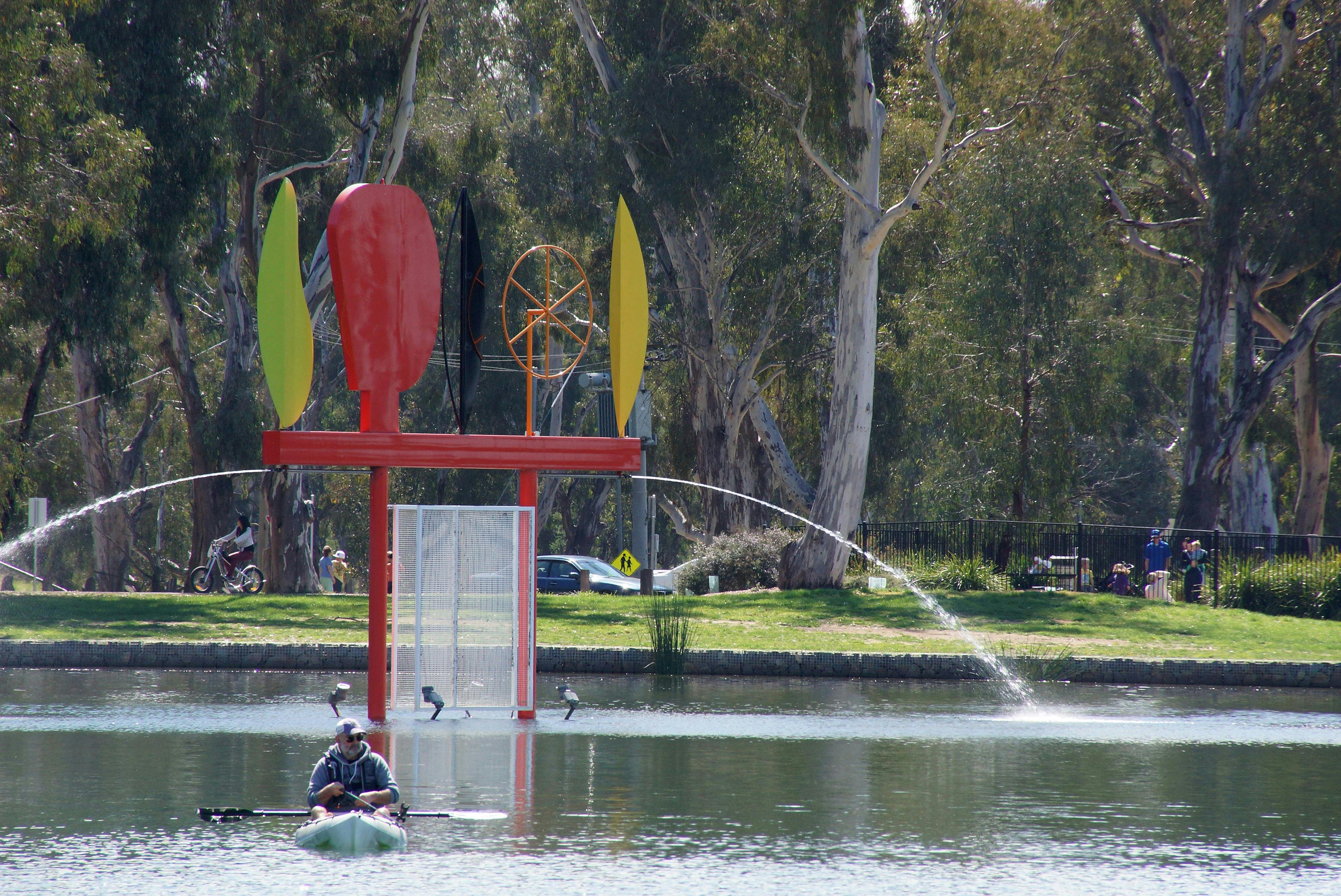 Federation Sculpture, Victoria Park Lake
