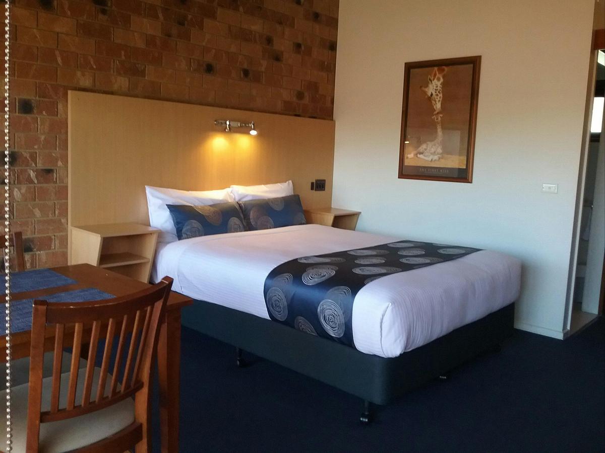 Deluxe Queen Room