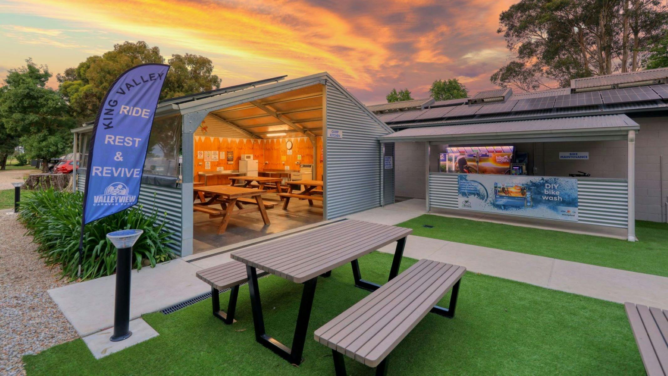 Valley View Caravan Park - Camp Kitchen & Facilities