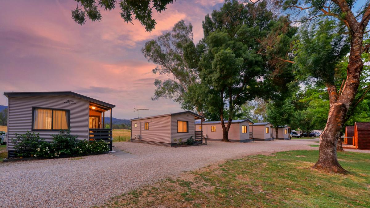 Deluxe Cabin - 2 bedroom - night skies