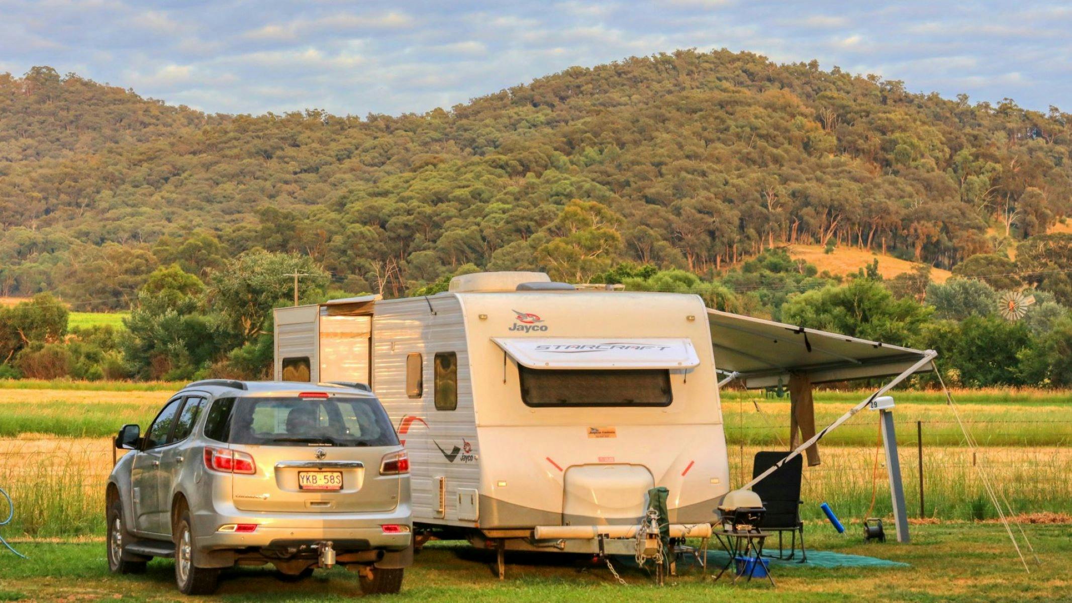 Valley View Caravan Park - Camping with mountain surroundings