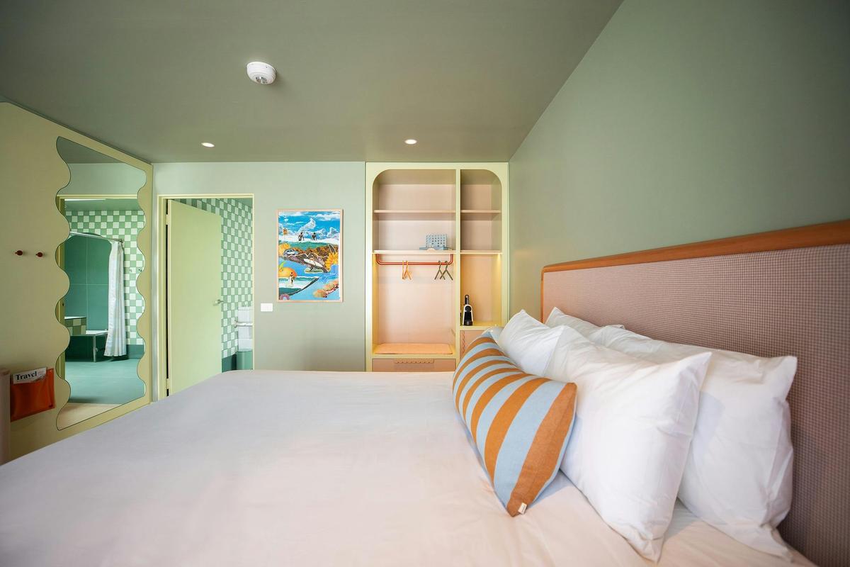 The Monty Anglesea classic accessible wardrobe