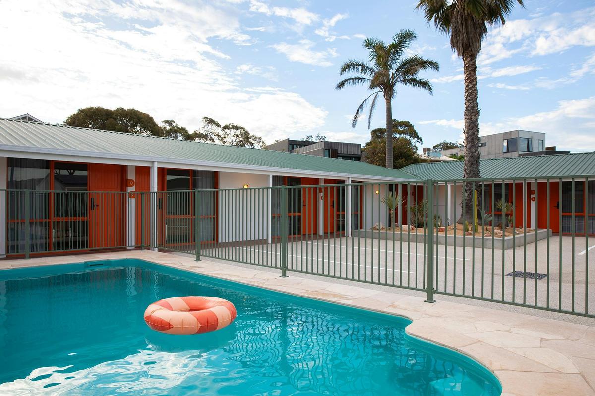 The Monty Anglesea pool area
