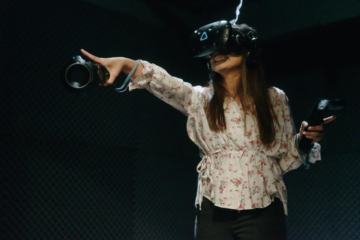 Lady playing VR
