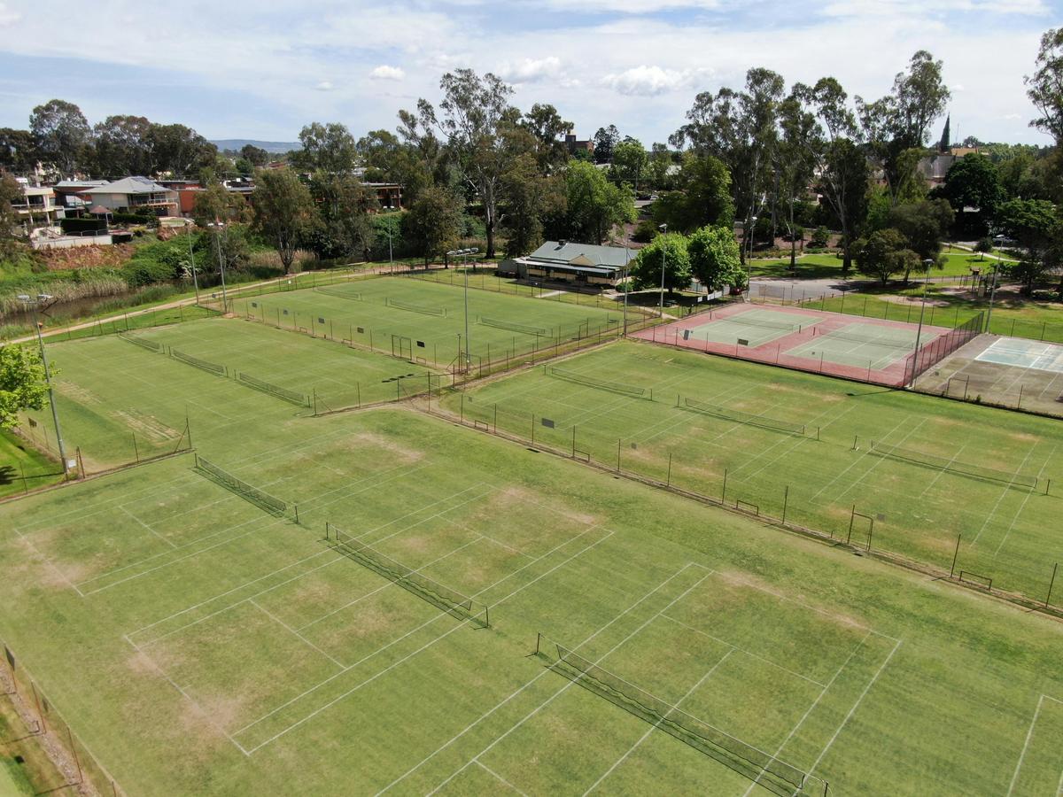 Wangaratta Lawn Tennis courts from above
