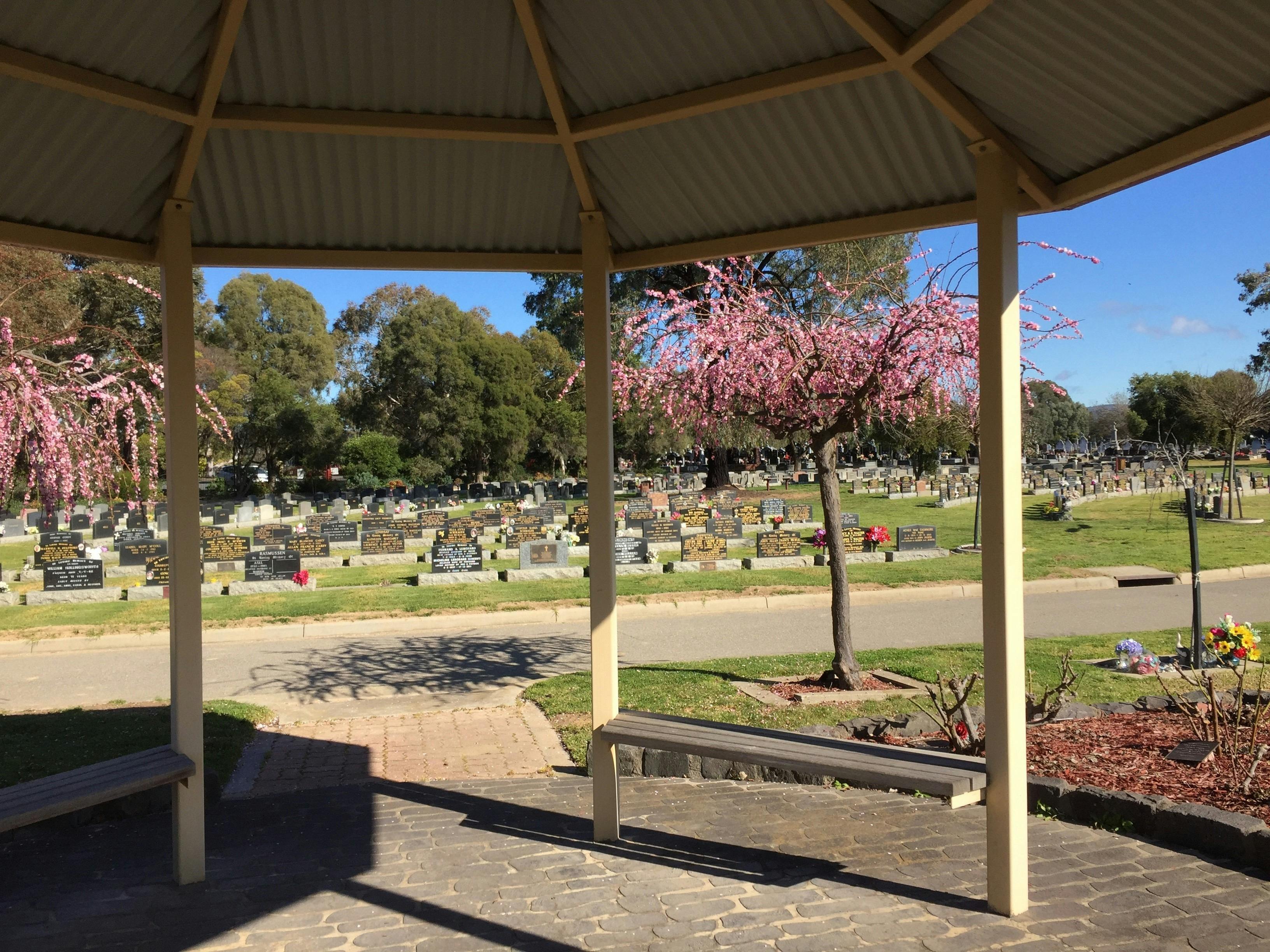 rotunda & headstones