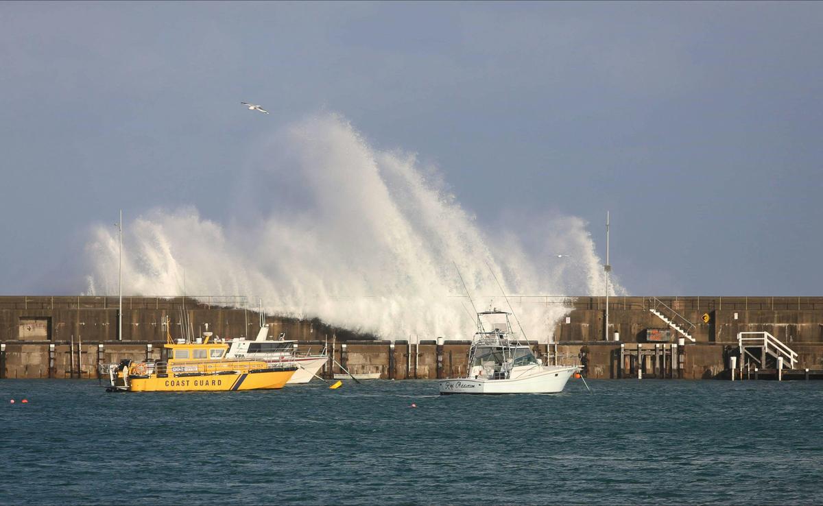 Wicked waves Warrnambool Breakwater. Australia