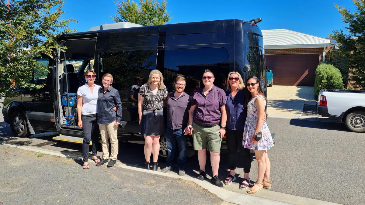 Travel in our luxurious Mercedes Benz Vehicles