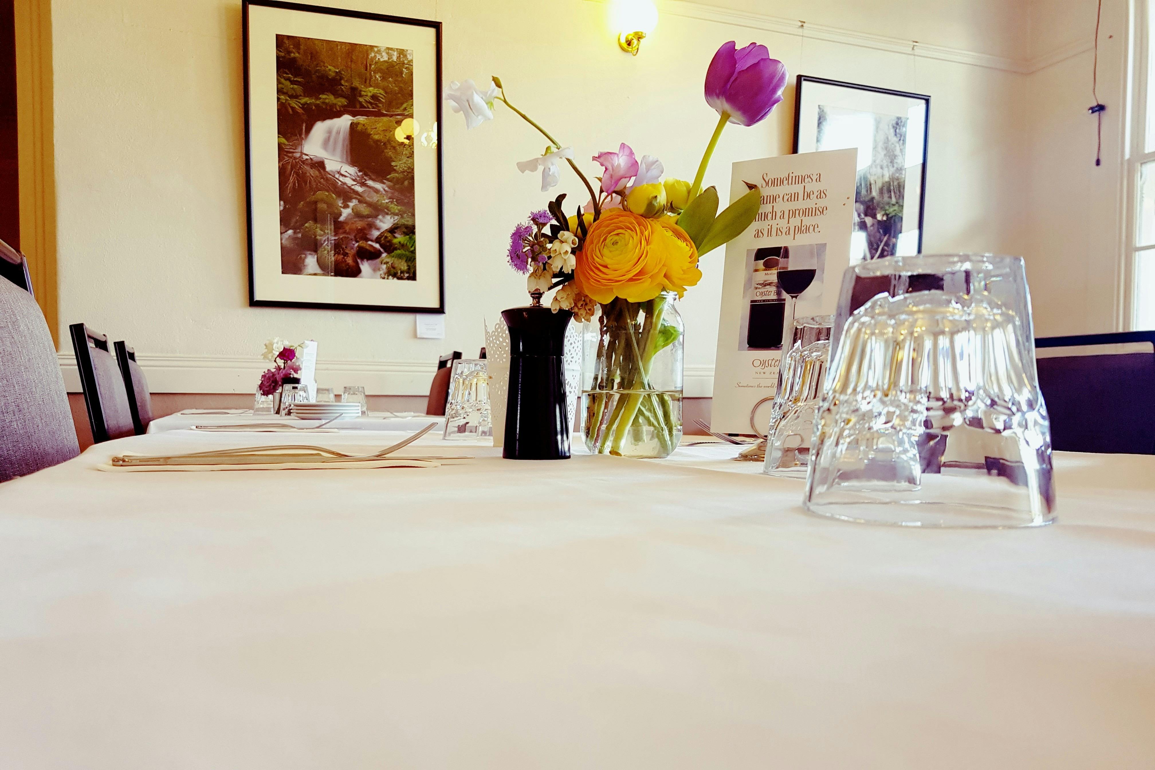 Yarragon Hotel dining room setting