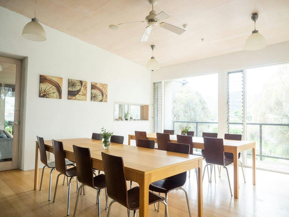 YHA Apollo Bay Eco Dining Area