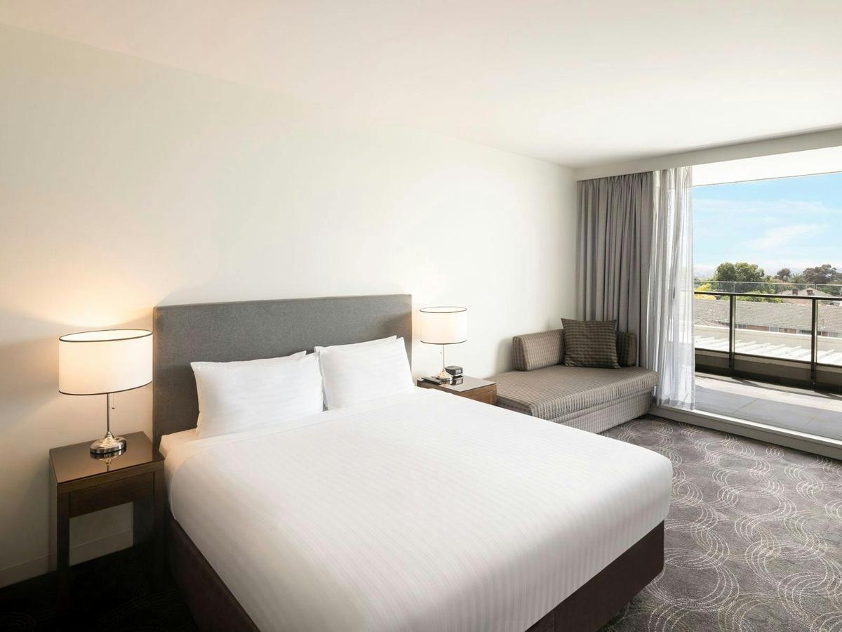 Deluxe Room with 1 King Bed