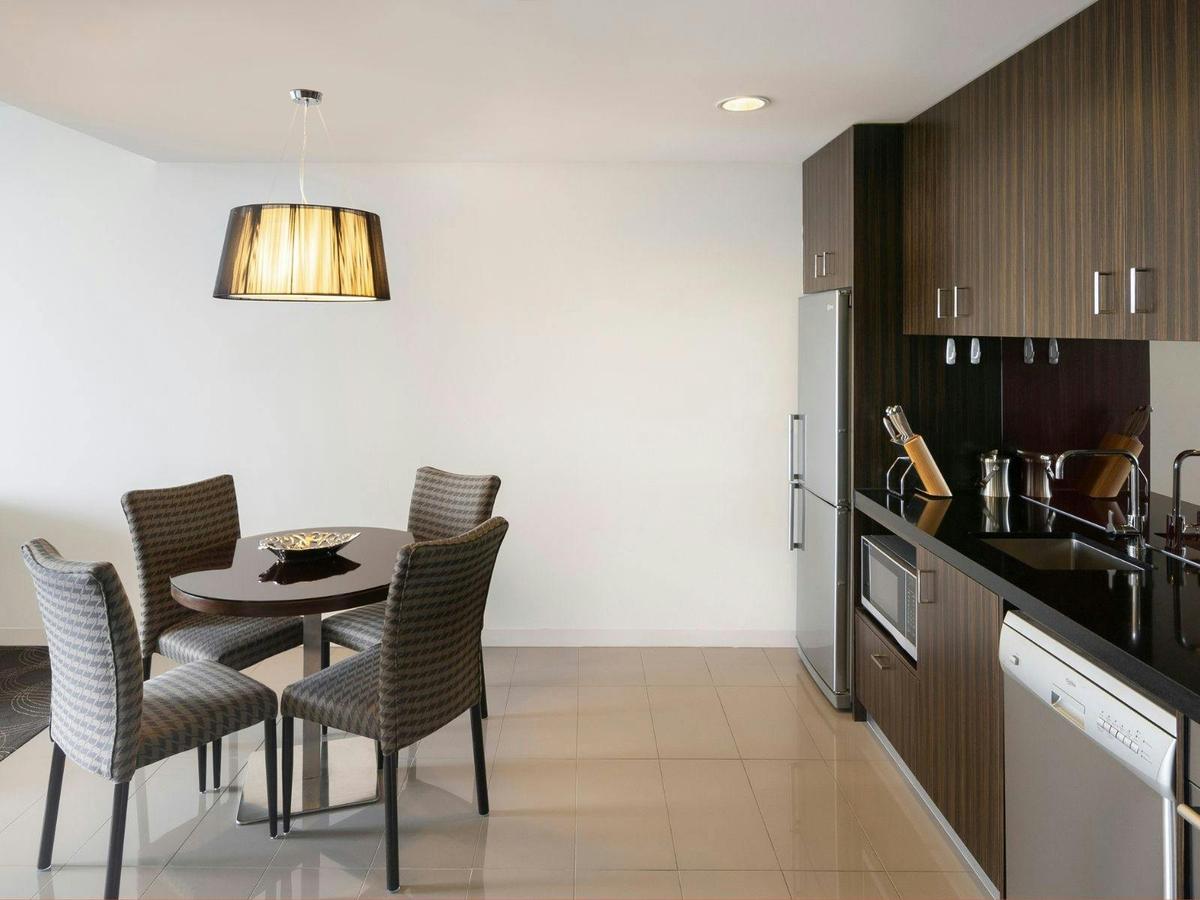 Deluxe 1 Bedroom Apartment with king bed