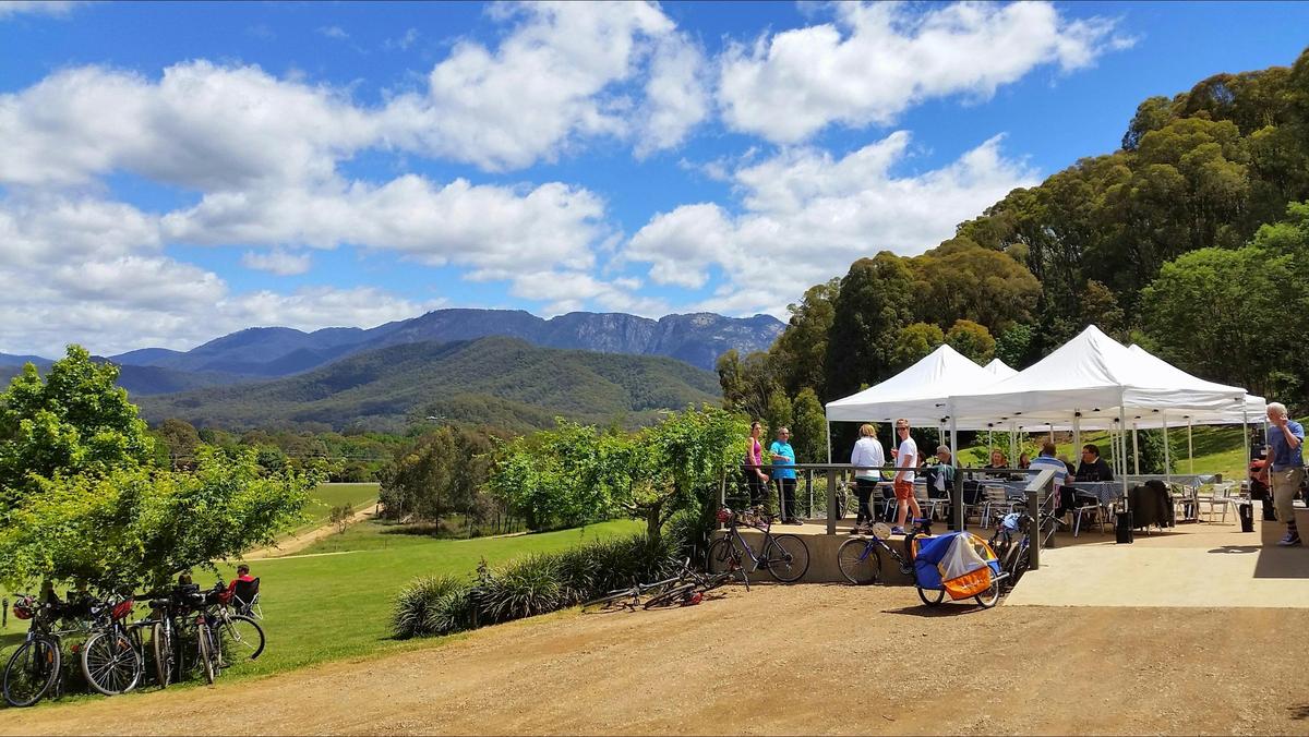 Lunch and views on weekend cycling tour on Murray to Mountains Rail Trail