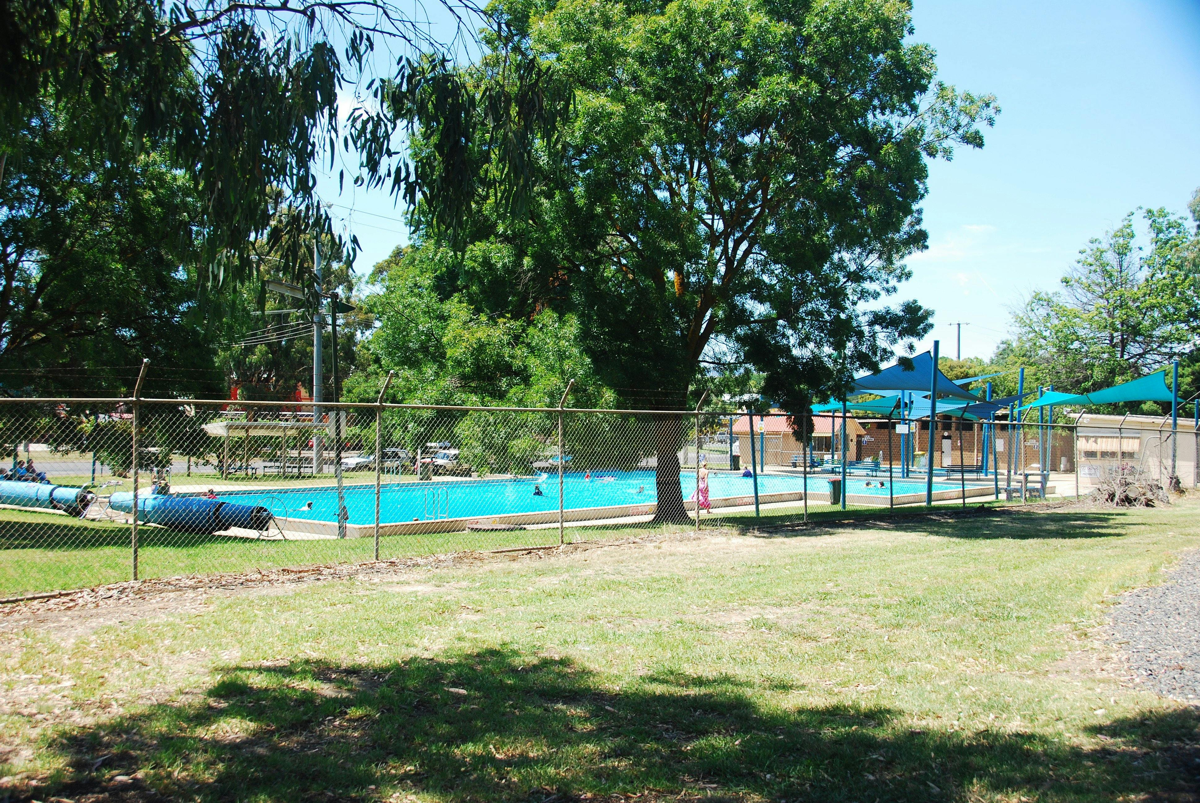 Yea Outdoor Swimming Pool