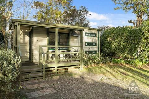 PET FRIENDLY BASIC FAMILY CABIN 42