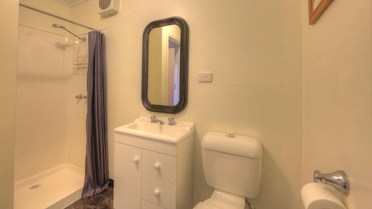 Queen Cabin 1 Ensuite