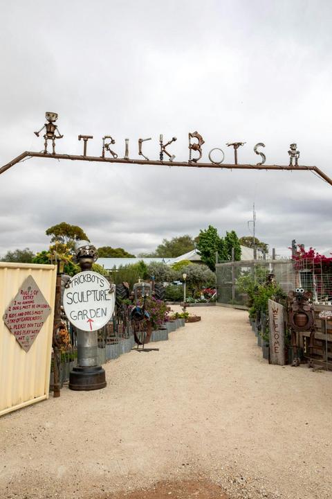 Trickbots Metal Art and Sculpture Garden