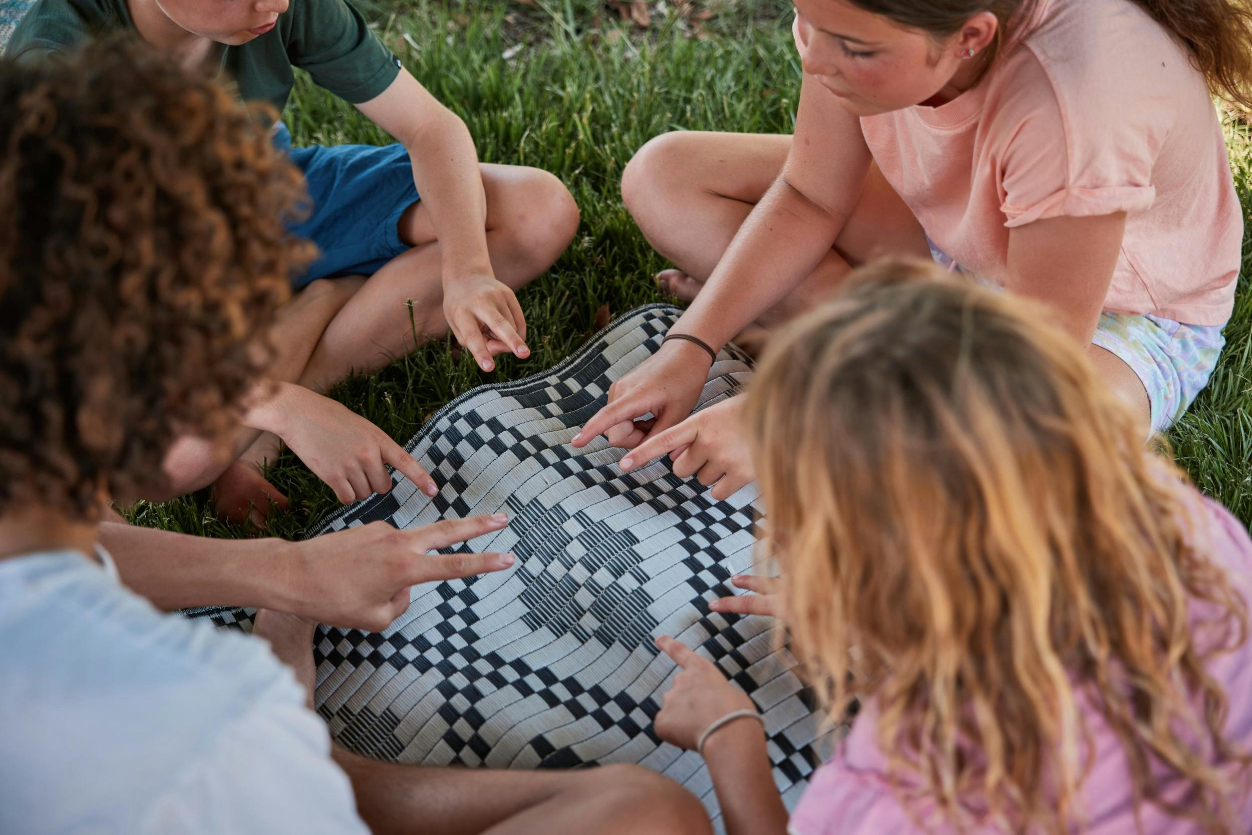 children in a circle