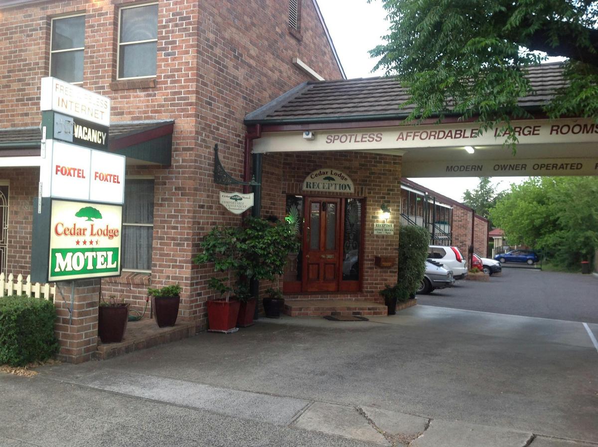 Cedar Lodge Motel