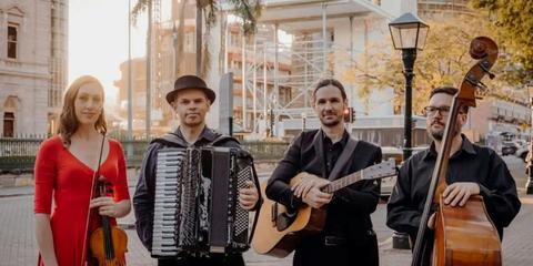 Estampa: Postcards - Melodies from Afar - Yass