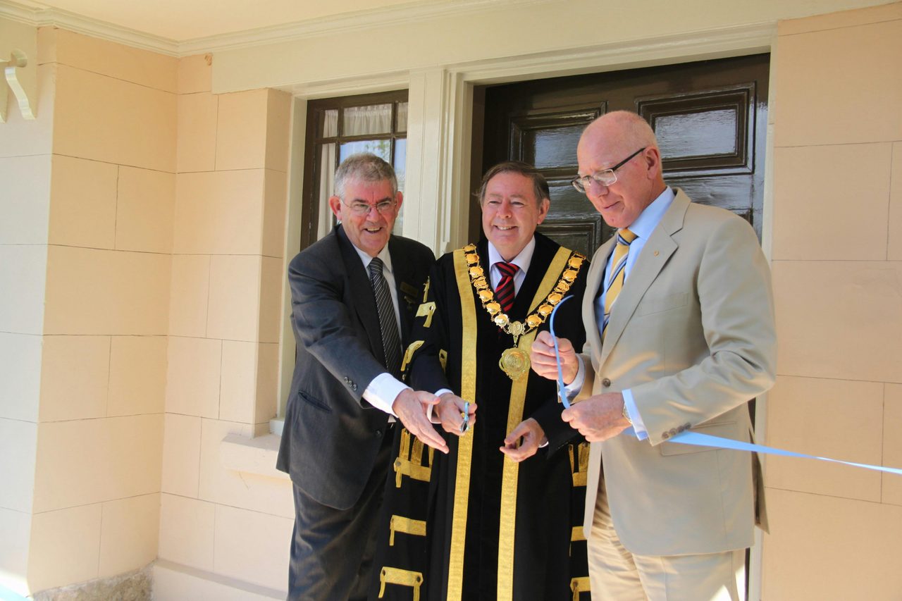Governor of NSW, David Hurley opens cottage