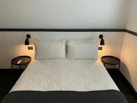 Signature Town Queen Room