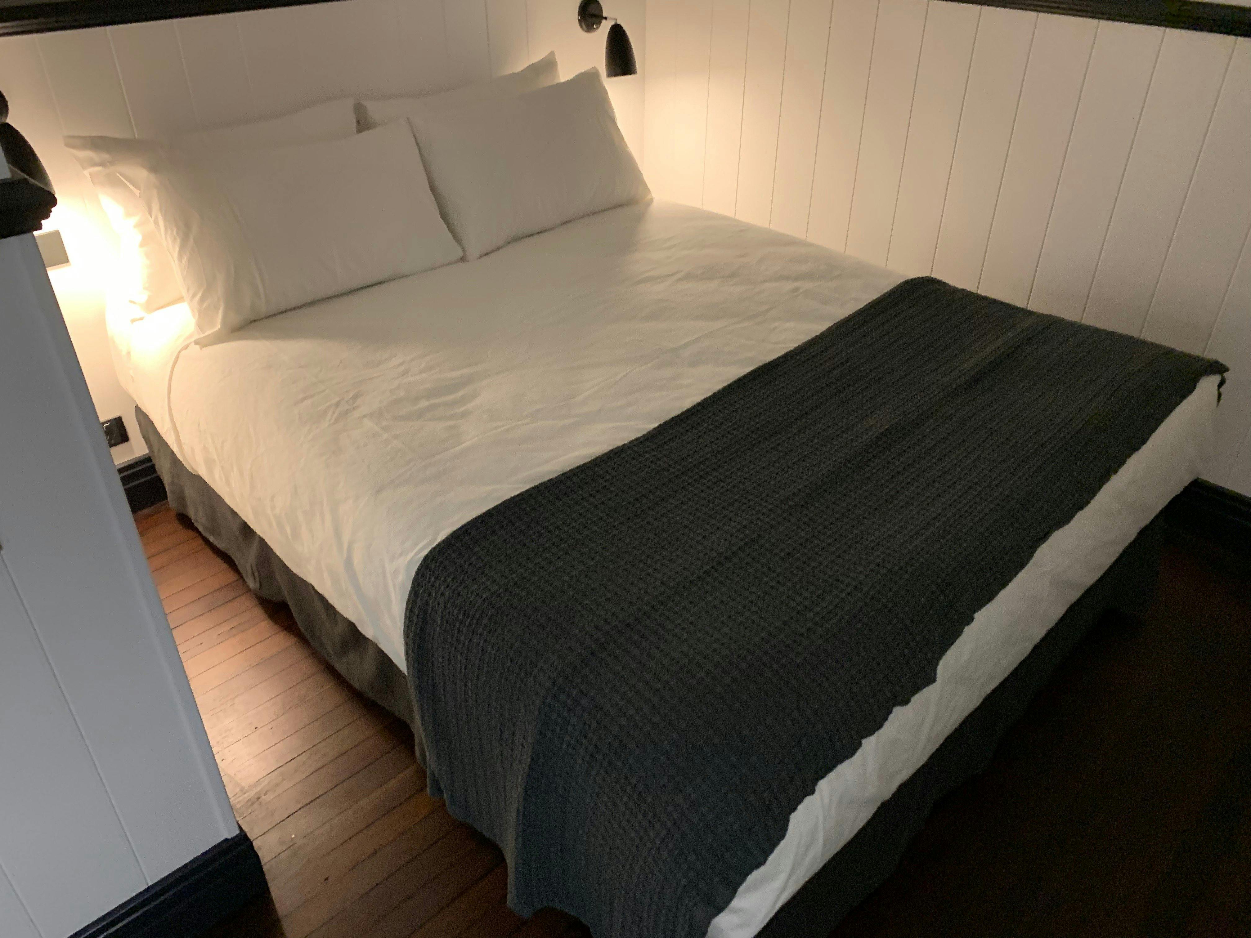 Signature Town Queen Room