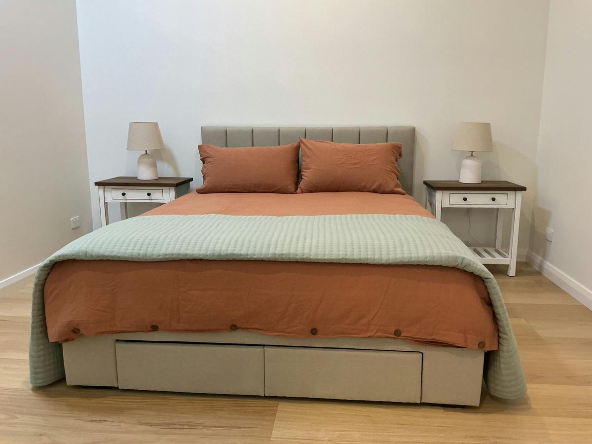 Queen bed