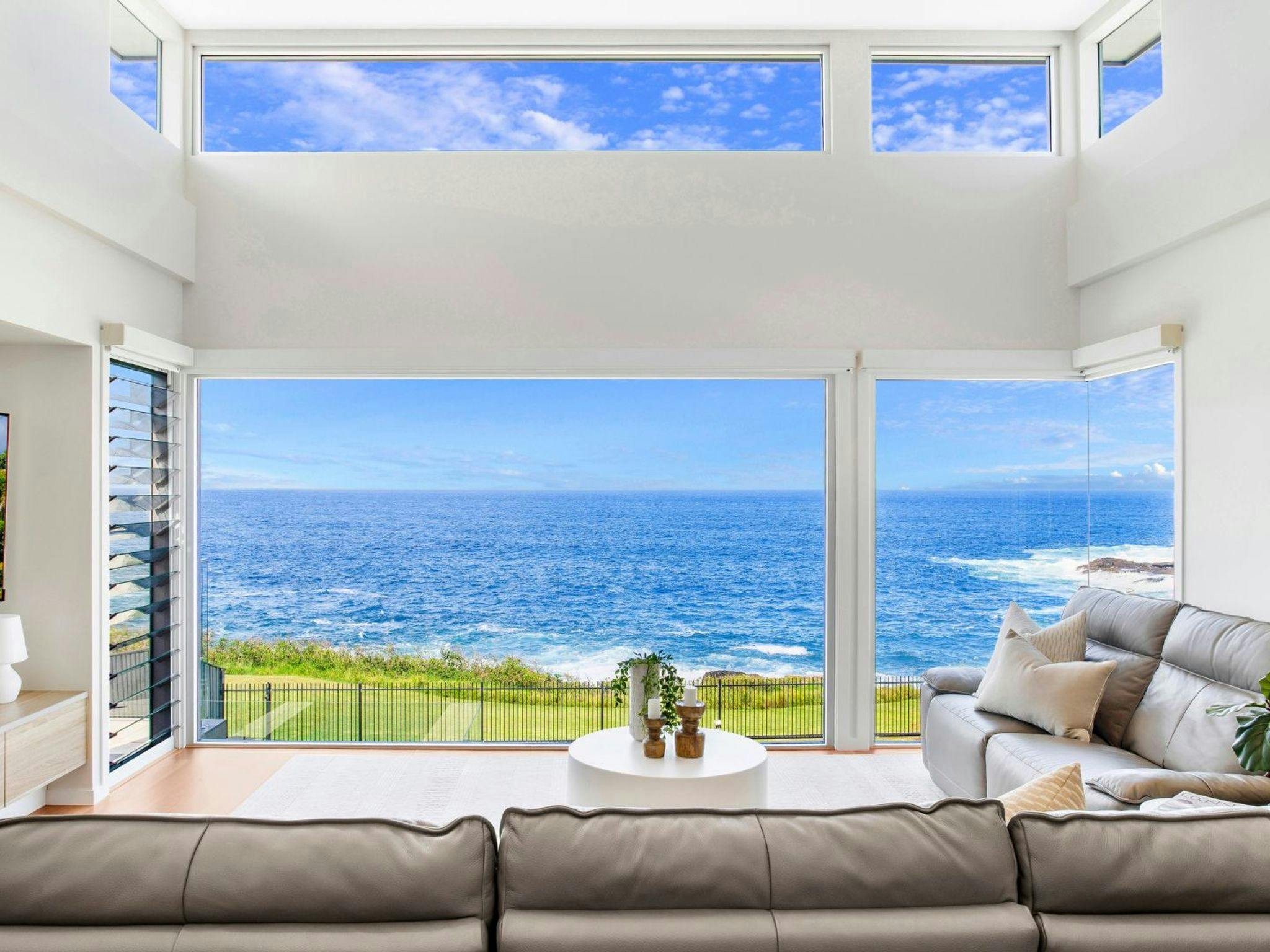 Salt n Sol | Upstairs living area | Smart TV | Electric blinds | Ocean views