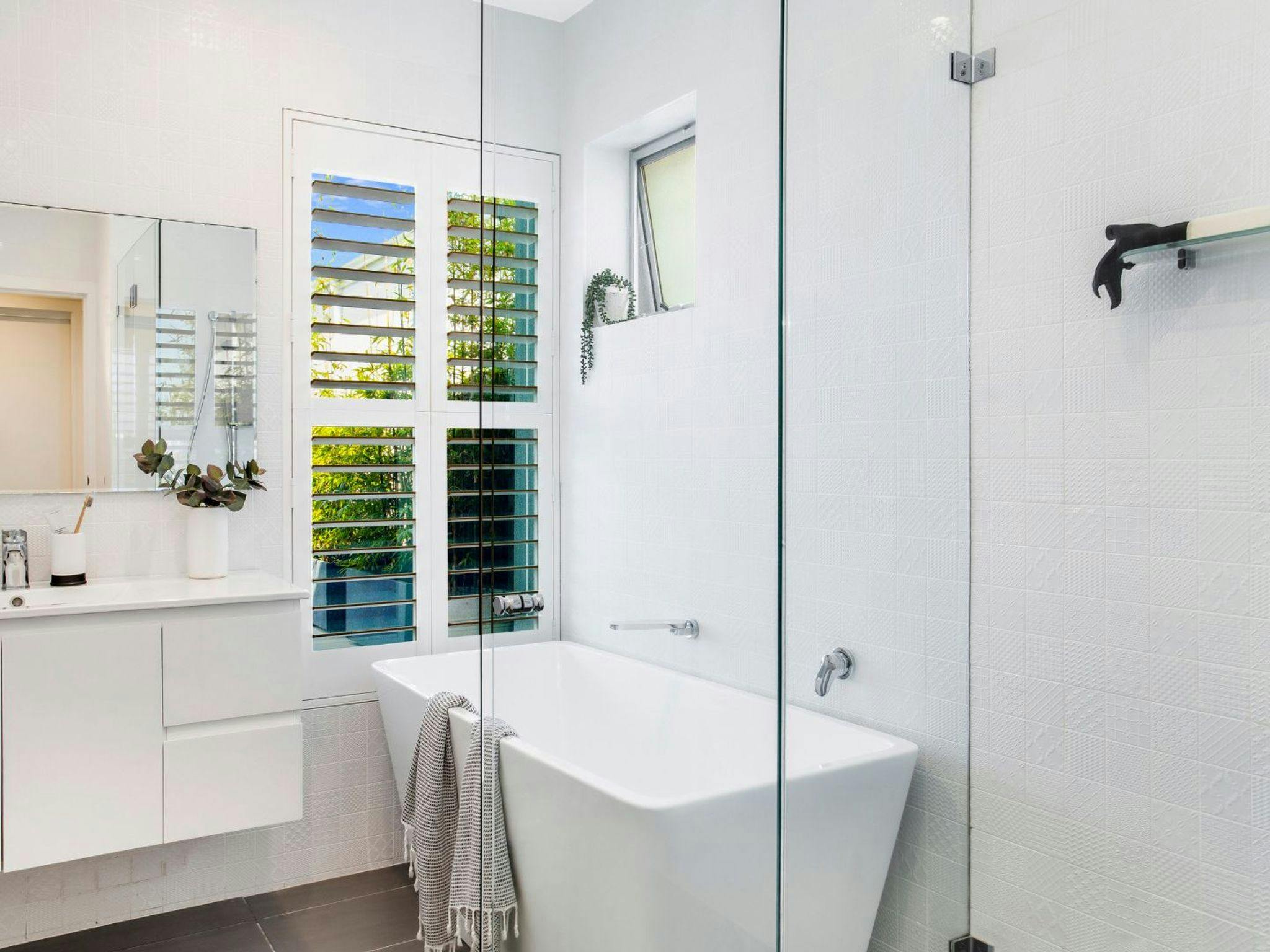 Salt n Sol | Downstairs main bathroom | Shower | Bath | Vanity | Hair dryer | Hair straightener | 