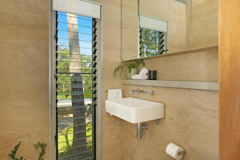 The Birds Nest Bathroom