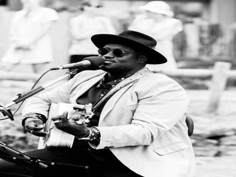 Sunday Sessions at Rowlee with Lueth Ajak