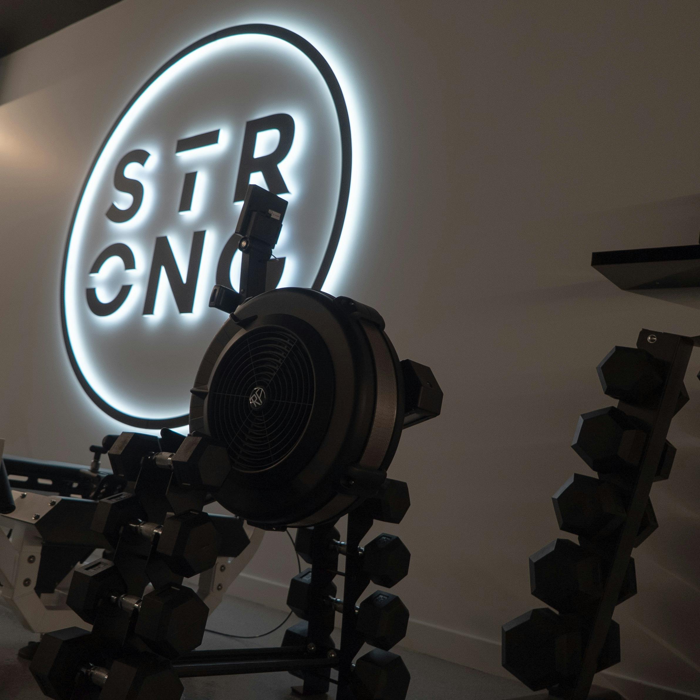 Strong rowformer machine