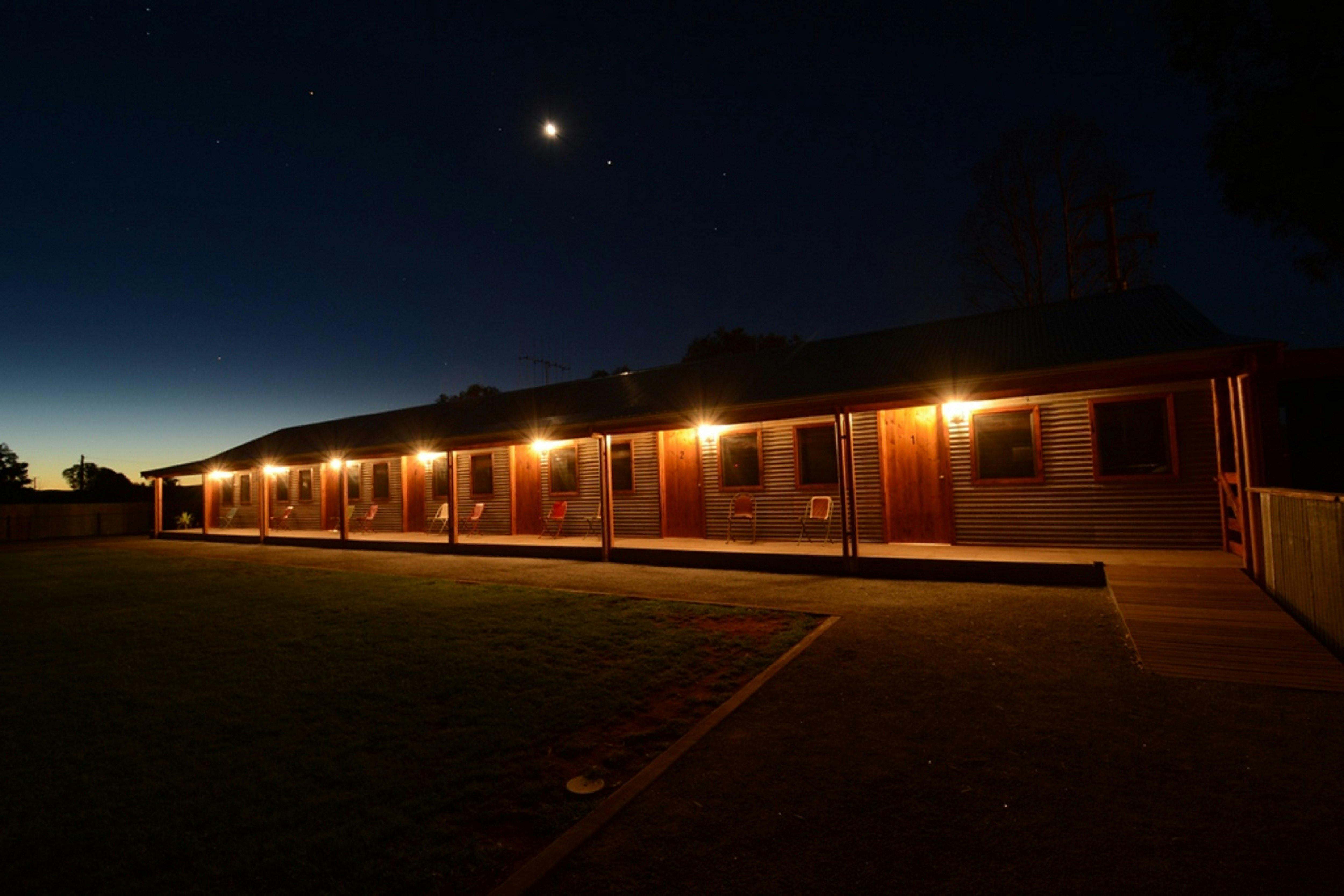 Silverton Hotel - Units at night