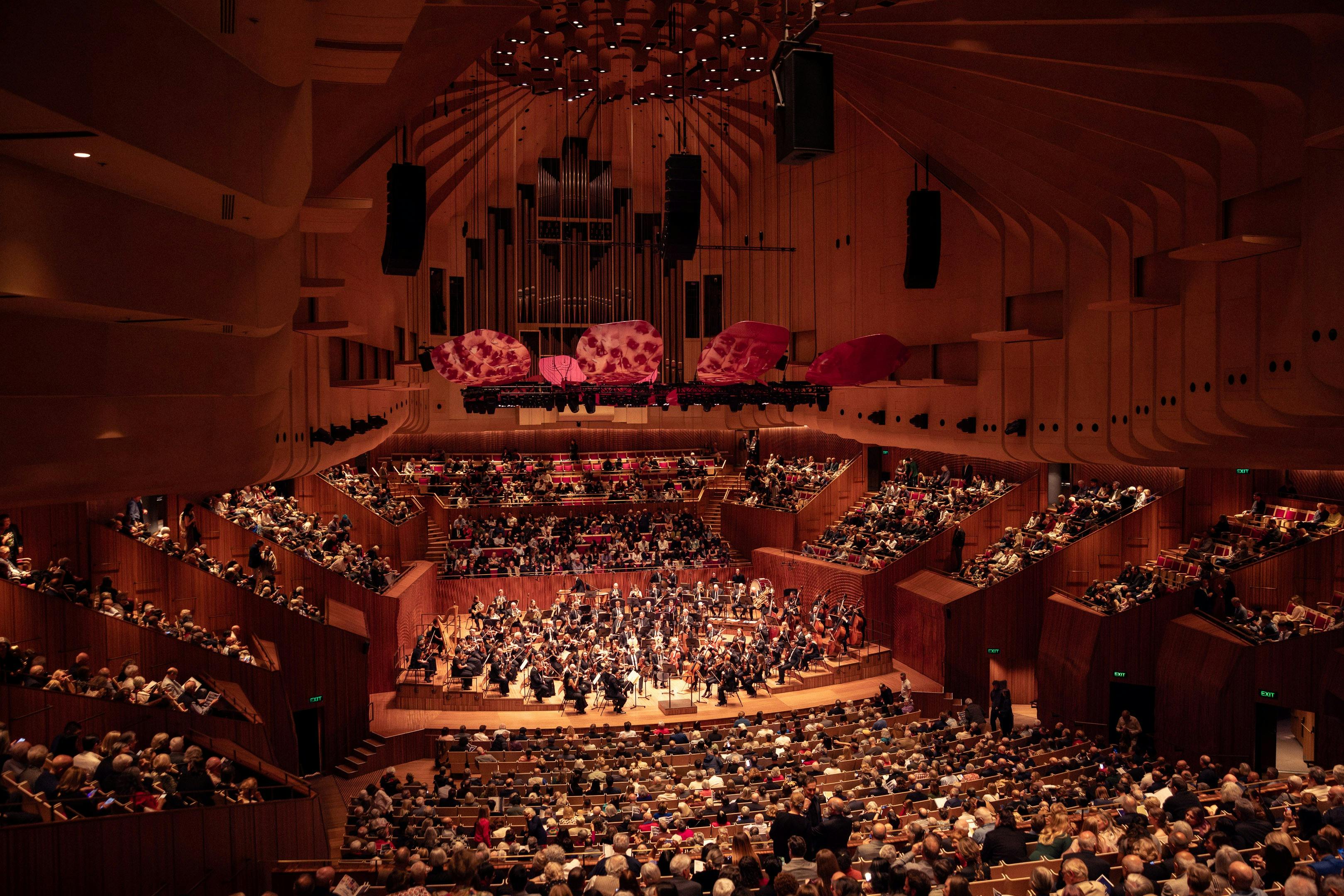 AWO: Stravinksy, Mills and Shostakovich