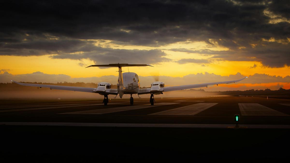 Diamond Luxury Aircraft - you Air Taxi to where you need to want to go.