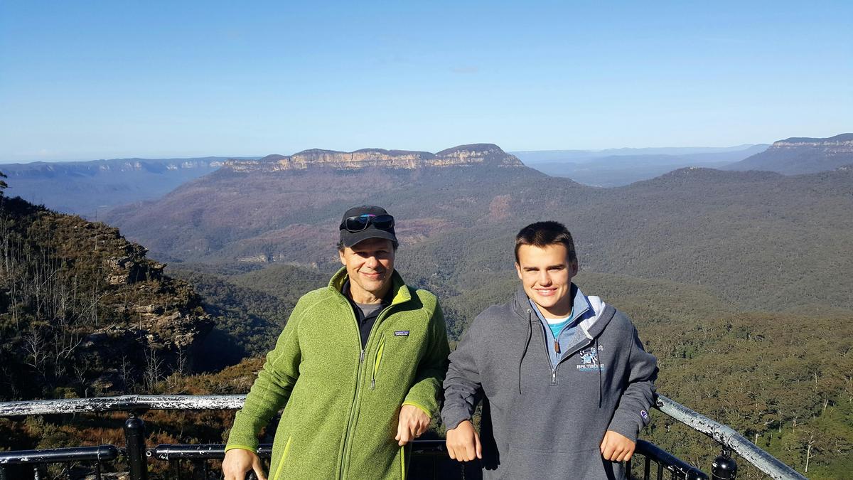 Stop at numerous lookouts to take in the Amazing Blue Mountains views!