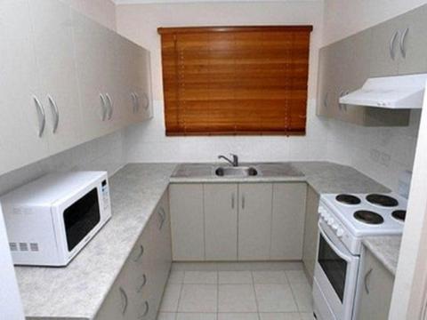 5bedoom apartment full kitchen