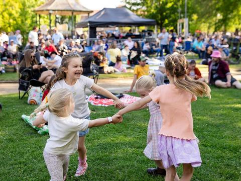 Experience Orange – Connect and Discover