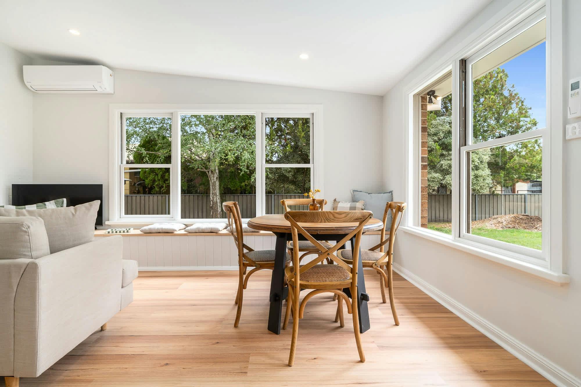 Dining room at Elegant Edward