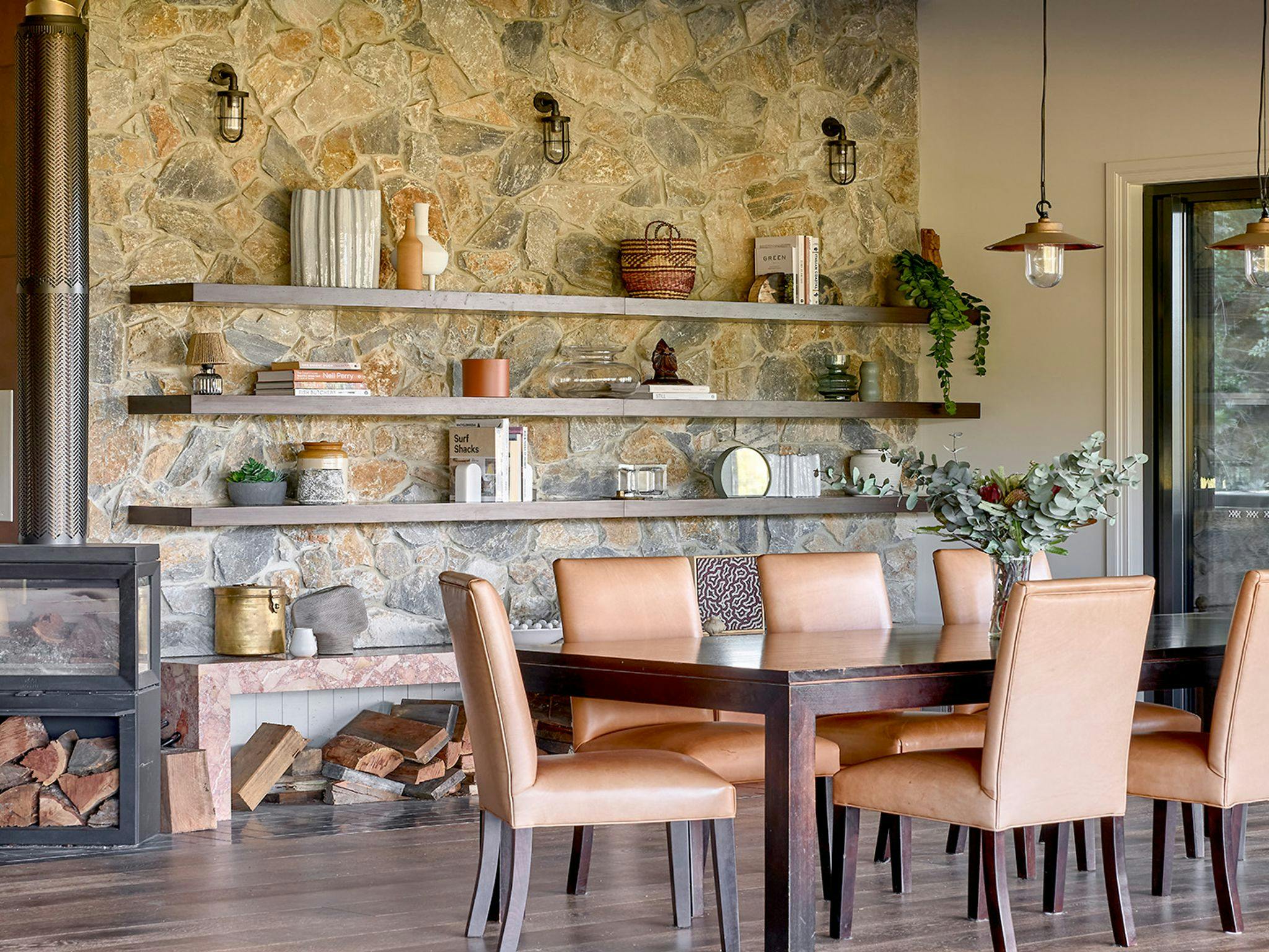 Grants | Dining | Air conditioning | Combustion fireplace