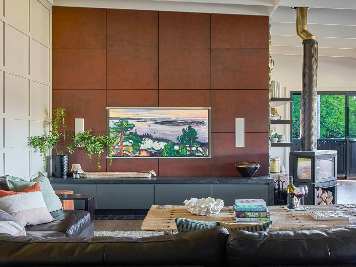 Grants | Living room | Lounge | Smart TV | Foxtel | Audio system | Wi-Fi | Air conditioning | Combus