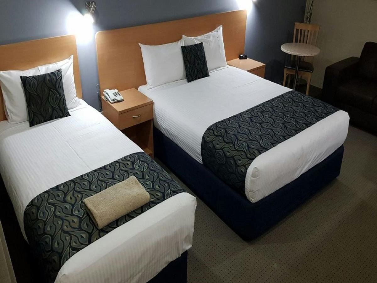 Deluxe Queen and Single Bed Execuitve Room