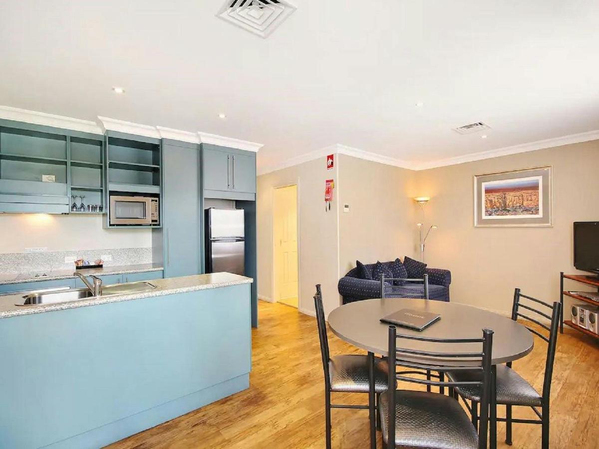2Bedroom Kitchen Loung and Dining area