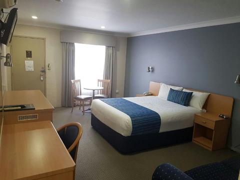 Executive Queen Room